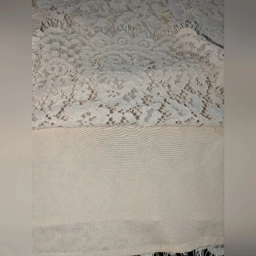 J Crew Lace Sleeveless Cream colored Top. Size TS EUC